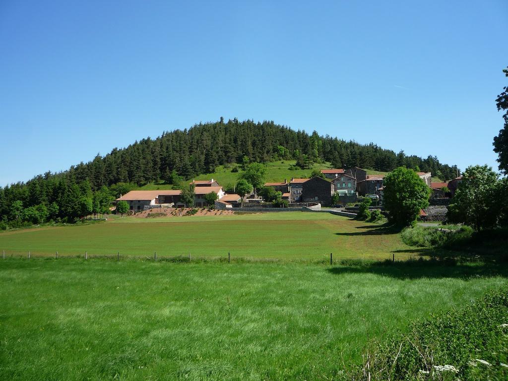 Le Gite Du Velay Bains Buitenkant foto