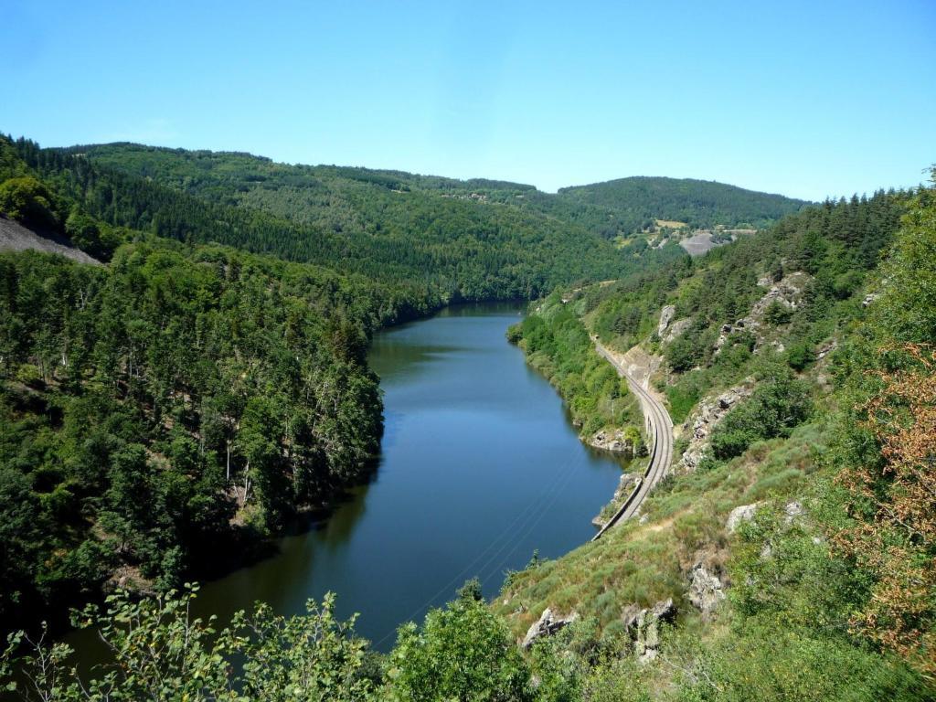 Le Gite Du Velay Bains Buitenkant foto